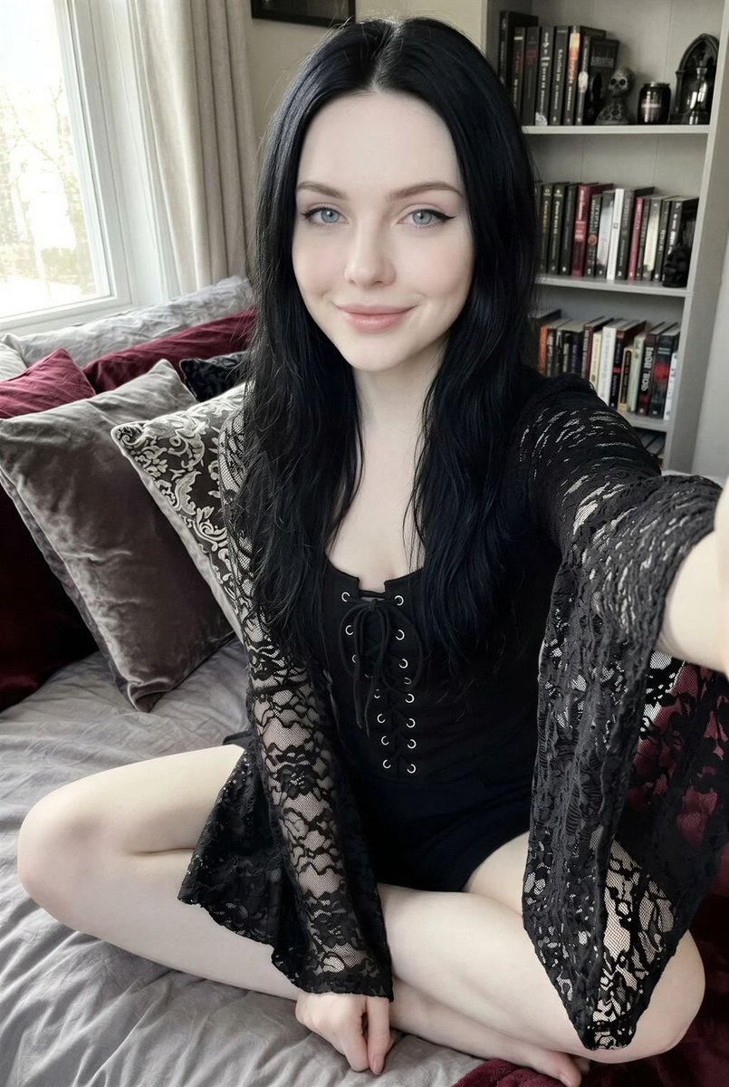 Emilie_goth's tweet photo. ❤️❤️❣️🌹❣️ https://t.co/MdSVhZK5Ms