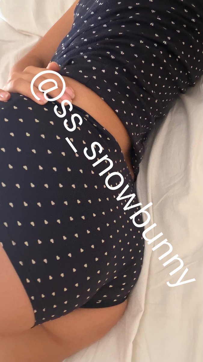 ss_snowbunny's tweet photo. Getting out of bed is feeling extra difficult today… I think a little gift might give me the motivation I need 🤭🎀

#Findom #Femdom #Domme #Goddess #SpoilMe #Princess #GoodBoy #SubmissiveMen #PayPig https://t.co/ASJxhnuC6z