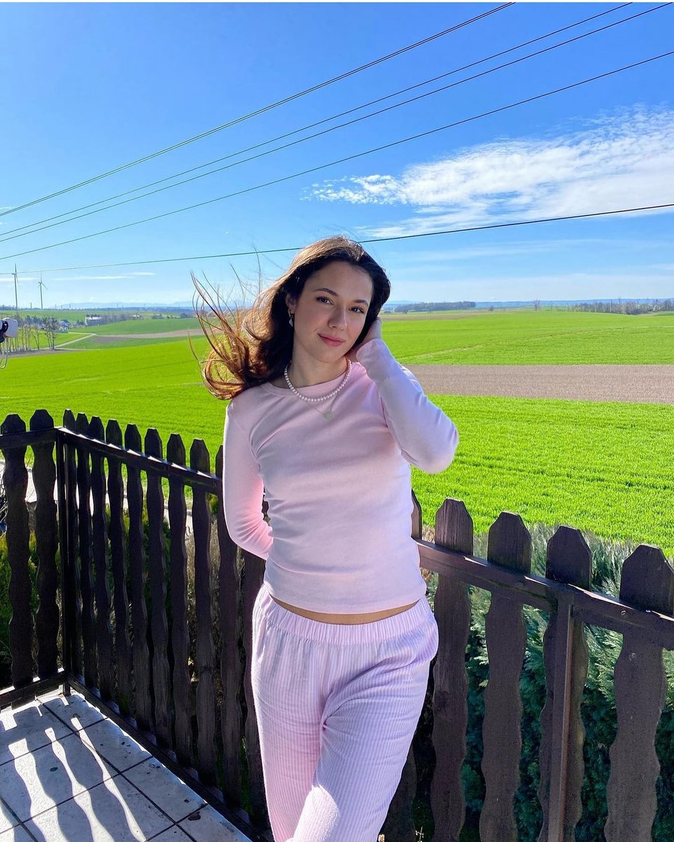 SkyeSudol's tweet photo. Fresh air and clear skies. #blessed #naturelover https://t.co/ZKIu1W0myV