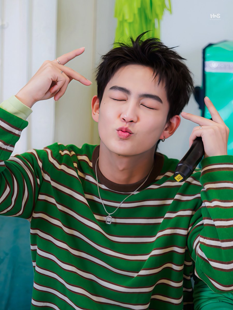 __hideandseek's tweet photo. มุอุ้ดเหมียวน๊าา 🐽😽

LINE MAN LIVE X BUS

#HEARTchuthiwat 
#LINEMANถูกสุดทุกวันxBUS https://t.co/Z2jq2XXcj3