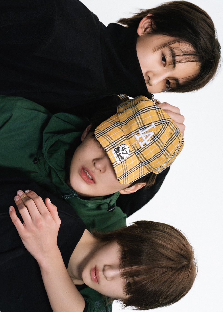 jjucider's tweet photo. the holy trinity https://t.co/GfYBlSBJTH