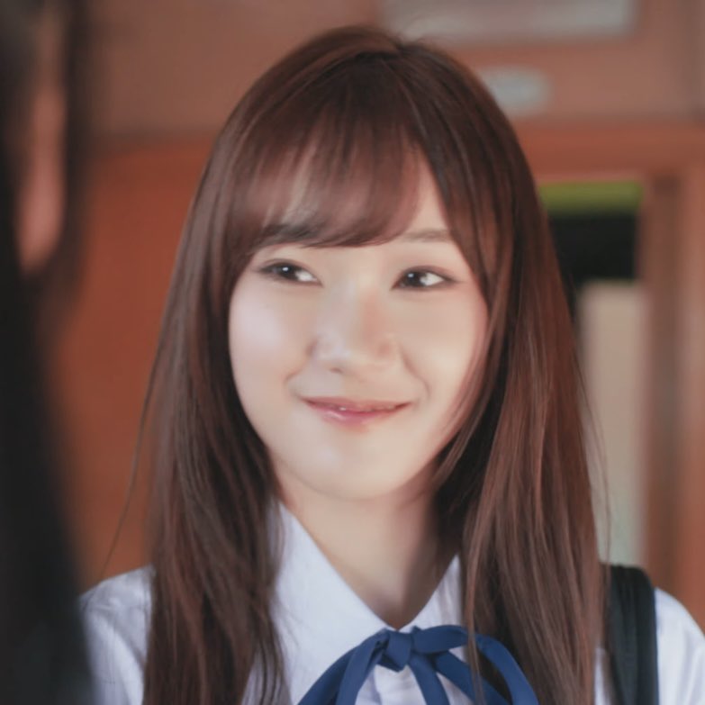 fionyhuang's tweet photo. jkt48 member and captain, freya jayawardana makes a cameo appearance in bnk48 &amp; cgm48’s special single music video as a transfer student from indonesia! 

with her new look: long and straight hair🤍 https://t.co/r0qiTpVLnG
