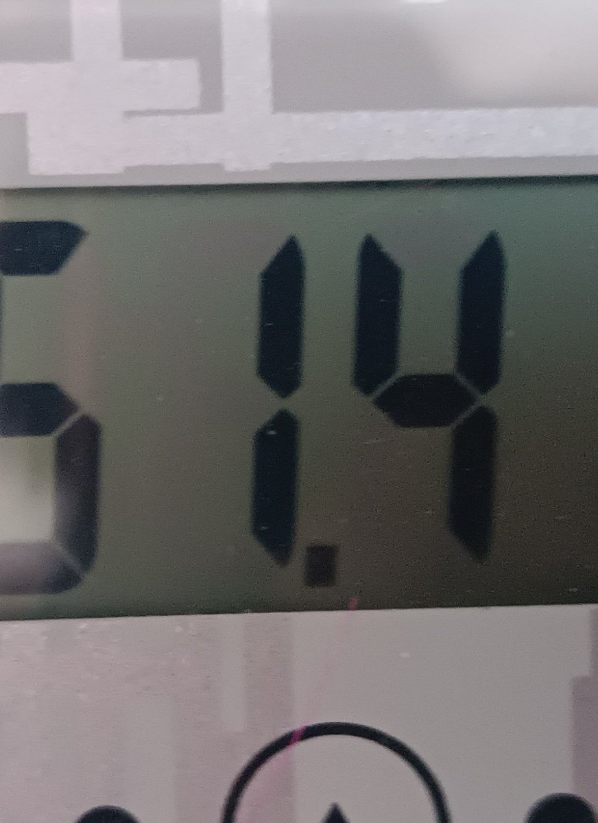 kiriri2005's tweet photo. 𖥻 ׁ ׅ HELLO #edtwt  ! ﹒ ◡◡
Recién me levanto son las 7:35 AM el ayuno termina a las 10 AM.
Sin tener nada de alimentación peso 51.4 kg (`皿 ‘#). https://t.co/SeXtkod0jb