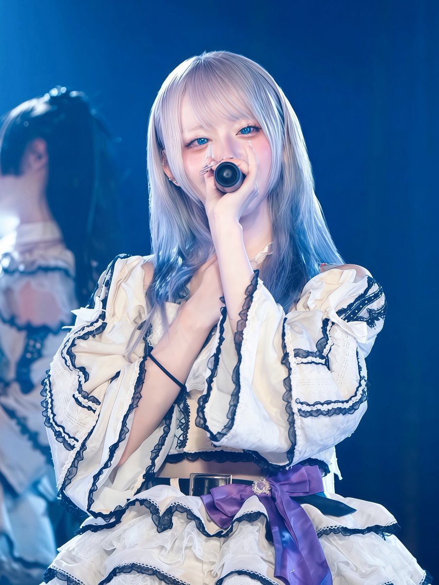 ailice_en's tweet photo. その儚い瞳に私だけを映してよ https://t.co/o4IvnPhJ6h