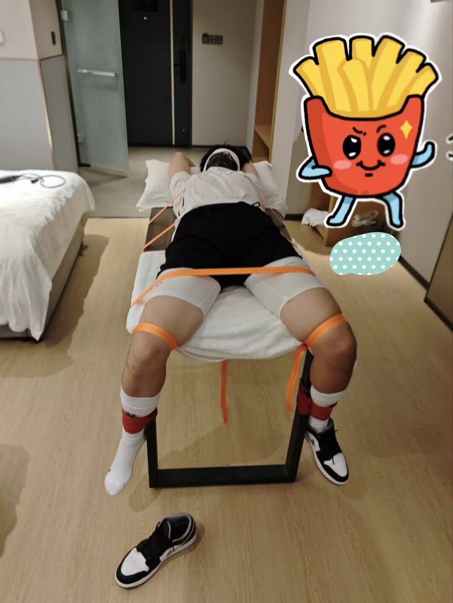 Fruit08bq's tweet photo. 【绝对的束缚】
今天没文案，说句可怕的事。国庆七天。一个约我玩的都没有！有点桑心！！！ https://t.co/ma9JJ49knZ