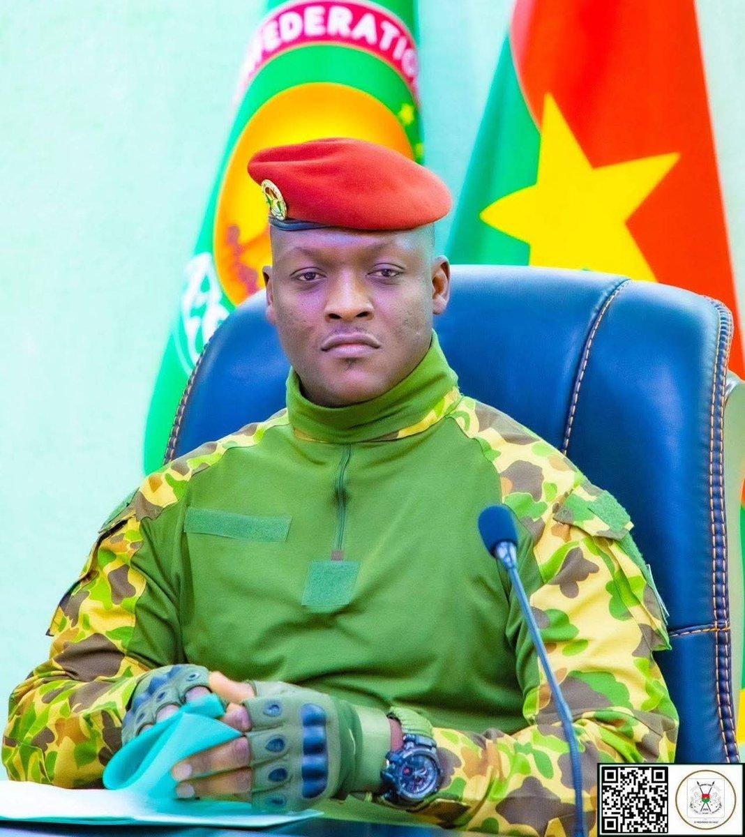 Burkinainfovyk3's tweet photo. BURKINA FASO 🇧🇫 | ACTUALITÉ

Le Président du Faso, le Capitaine Ibrahim Traoré, appelle les Burkinabè à briser trois verrous : la faible production, le manque de transformation et la dépendance aux produits importés.

👉 « Produire burkinabè, consommer burkinabè » devient un acte https://t.co/lljHuQnQ4l