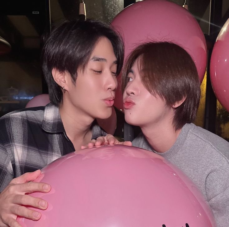 myownfairyland's tweet photo. Hii I'm Krit..looking for #blmoots to yap about my favs🐝

𖦹 03, she
𖦹 eng
𖦹 a multi stan-BL,kp★p,tp★p
✮ mains: #KengNamping #TleFirstone #Copperfifa #PhuphaTeddy (mainly DMD) 
𖦹 new to #stantwt #bltwt 
𖦹 open to any fandom

★⭒.˚⋆#moothunt
--Let's be moots! 

♡ / ↻ https://t.co/f1knXp2GGN