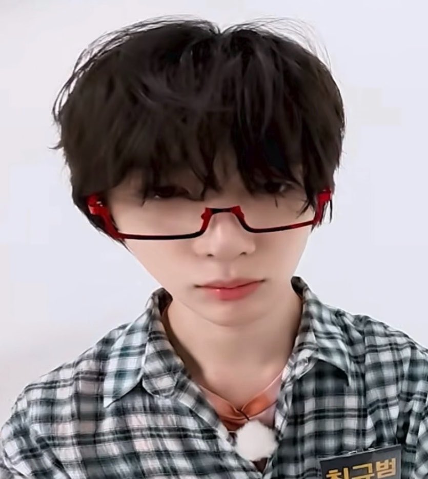 huerigyu's tweet photo. 안경만규 https://t.co/OMzNM8bX4S
