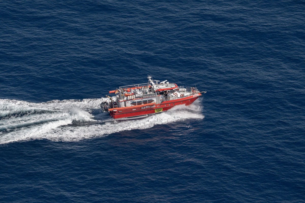 SOSMedIntl's tweet photo. Following the first rescue, #Albatross1 spotted another rubber boat in distress near the Bouri Oil Platform. The information was shared with all assets in the area, including MSF's boat Oyvon: 27 more people were finally rescued. https://t.co/T5HRdmb3qj