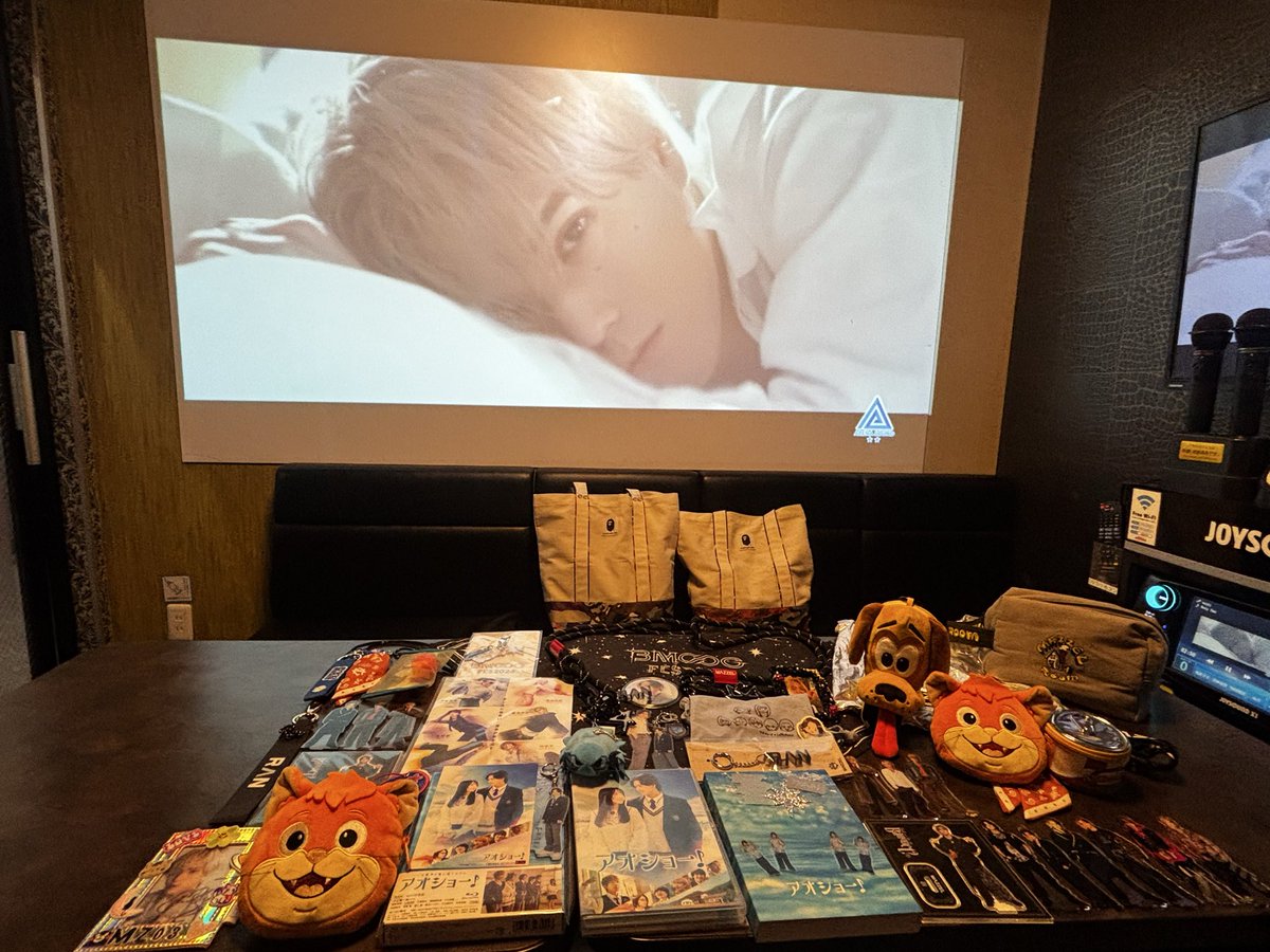 nrksit0109's tweet photo. 今日はMUZEちゃんと #アオショー 鑑賞会をした😁
と言っても本編では無く、特典の方を一緒に鑑賞😊お互い本編は映画館で沢山観たからね😅
改めて見るとランくんが若くて🥰
#ワンダンス映画  楽しみだな💕 https://t.co/keHKjrgdDH