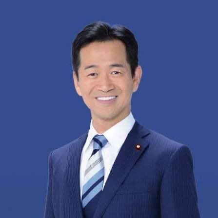 atu0511's tweet photo. 漫才師みたいな中道の岡本
私は中道無くなったら、議員辞めます。
中道無くなりました。
🔹現在
公明党の代表です。

何なんこいつ？ https://t.co/kQuZfQzJeP