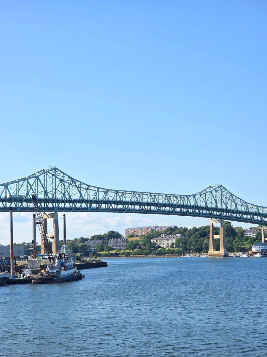OnlyInBOS's tweet photo. Boston's iconic Tobin Bridge has connected Boston and Chelsea for 75 years.

At more than 2 miles long, it's still the largest bridge in New England. https://t.co/V3igRStLzG