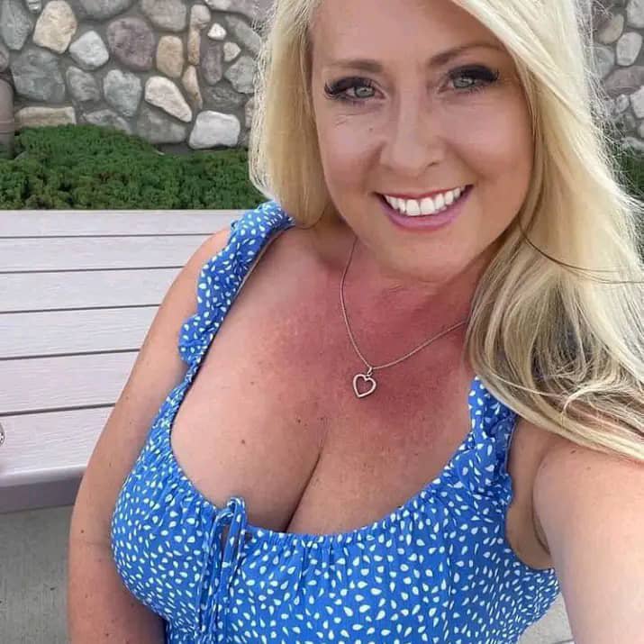 Linda_trd's tweet photo. Men only like big boobs anyway...what am I supposed to score points with if mine are small? https://t.co/bvgtFey3k7