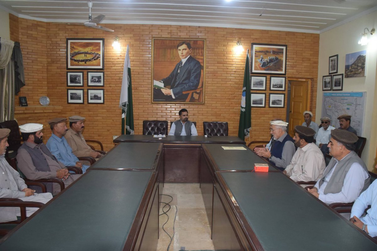 soniayousafzai1's tweet photo. Parachinar: Public Issues Discussed
A meeting was held with AC Upper Kurram Khalid Imran to discuss public concerns, particularly land disputes and other local issues.
#AbsolutelyGreatCDF #GloballyHonouredCDF #PakPrideCDF #GreatRespectForCDF #SymbolOfStrengthCDF https://t.co/ds37TwGfKP