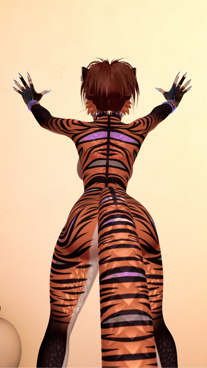 ChleocatVR's tweet photo. I don't have anything on me, officer ~ https://t.co/188x1bDFxf