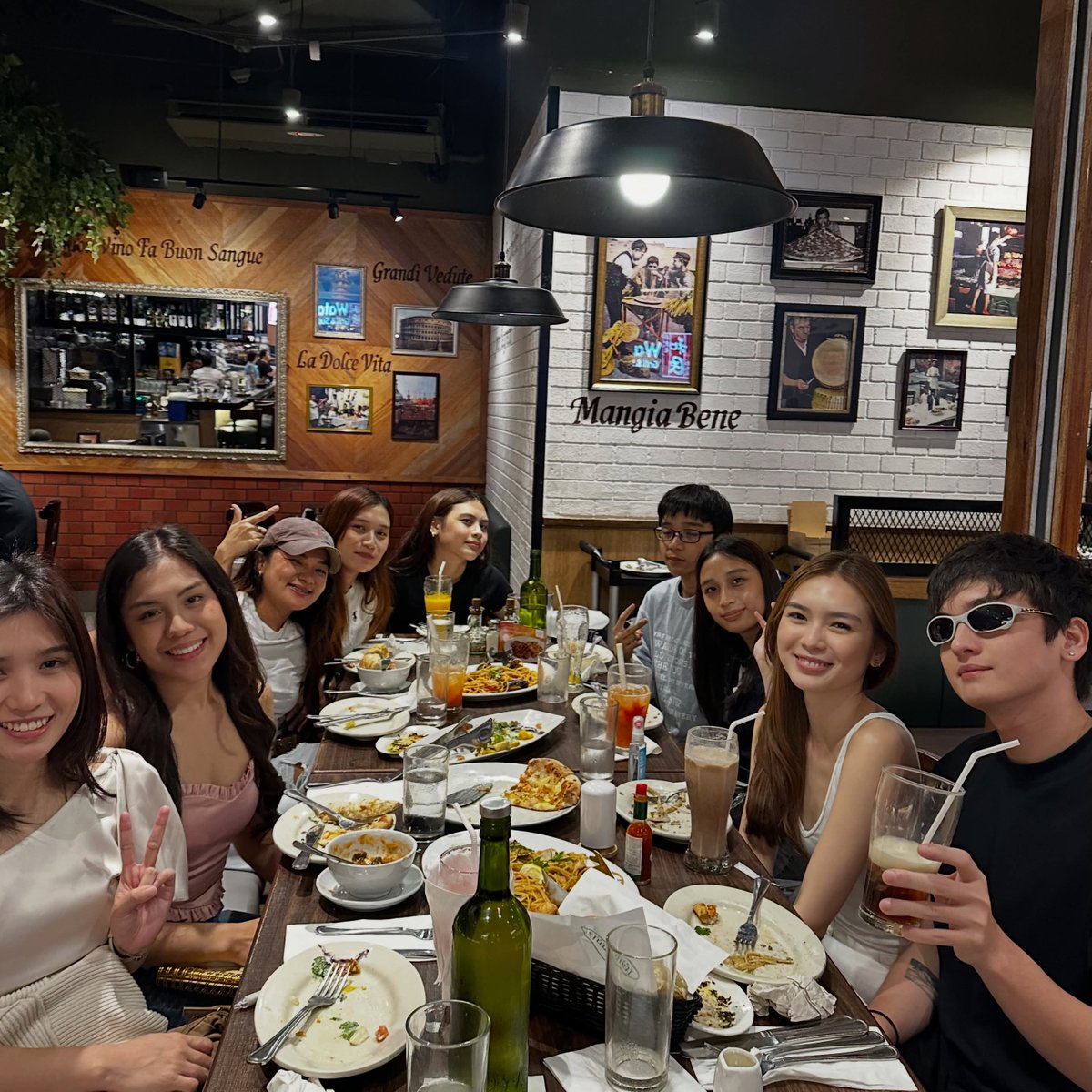 ChinGo441174488's tweet photo. Dito tayo sa totoo tong lahat ng celebration laging present si jowa🤭

#FranSeth https://t.co/2dnVIOLRBm