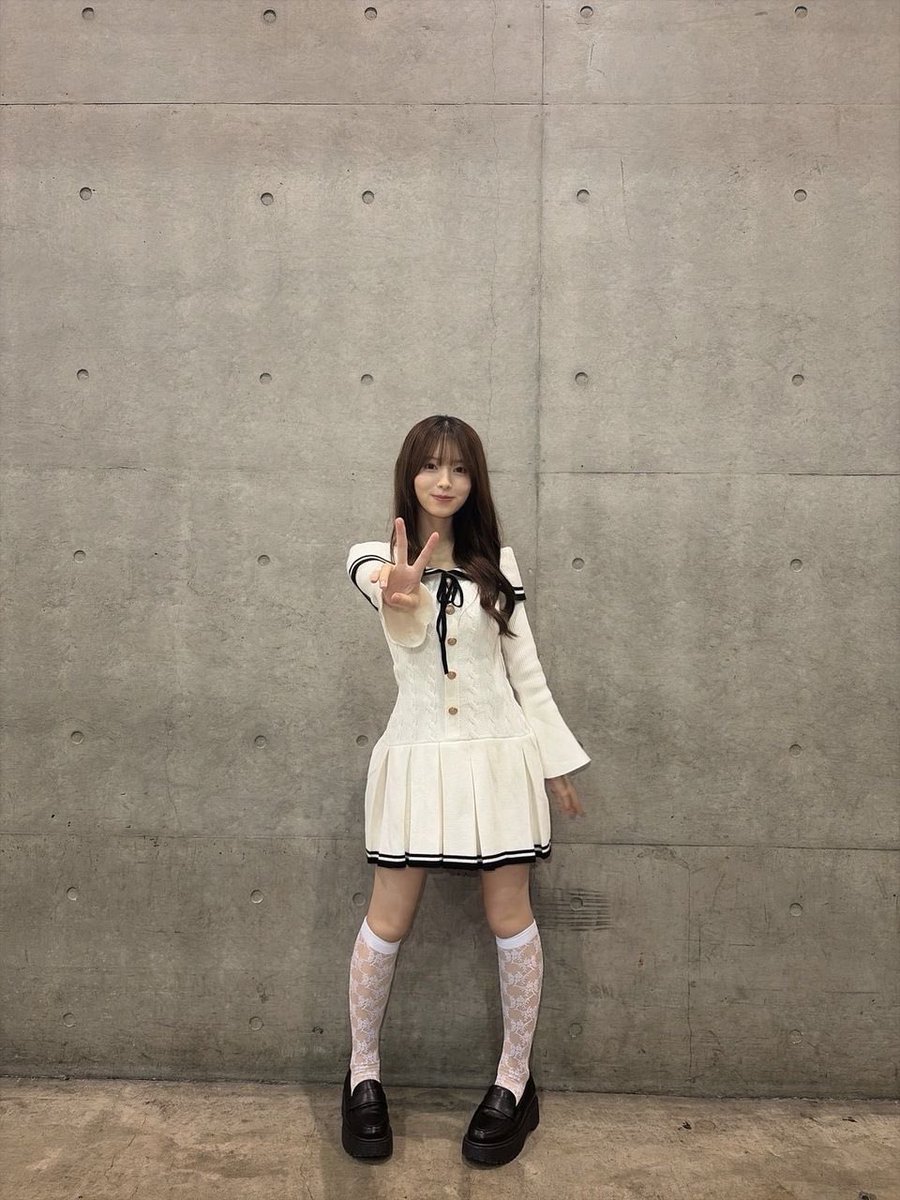 nogizaka46's tweet photo. 【ブログ更新 森平麗心】 18さい、この指とまれ
https://t.co/7f6N83tEd8 https://t.co/rNeMV9AuTS