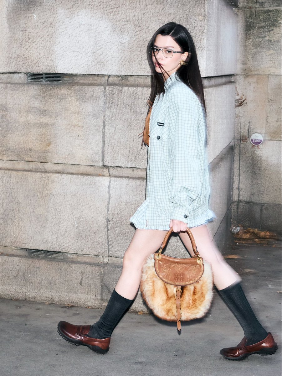 yuying1664_new's tweet photo. Miu Miu girl🎀so lovely💚

REBECCA X MIU MIU PFWSS27
#MiuMiuSS27xBecky 
#MiuMiuSS27 #MiuMiuPFWxBecky 
#beckysangels #BeckyArmstrong‌ https://t.co/vM3nfSRD4b