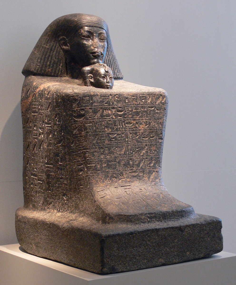CariatideCarias's tweet photo. 🎨 🗿 🏛️ Historia del arte. Arte de las grandes civilizaciones antiguas. Egipto.

Estatua de Senenmut, con la cabeza de Neferure, hija de Hatshepsut. XVIII Dinastía. 

Henry Moore. Madre y niño. 1924. https://t.co/gFAlpy9no3