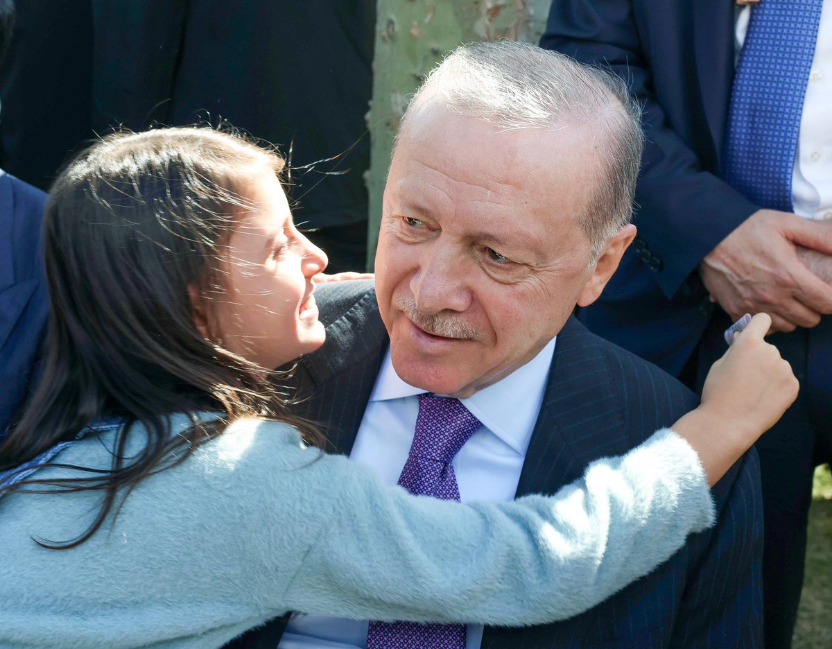 abdullahozdemir's tweet photo. İstanbul'da ailelerimizin ve evlatlarımızın yoğun ilgisiyle geçen AileFest'te bugün Genel Başkanımız, Cumhurbaşkanımız Sayın @RTErdogan 'ı ağırlamanın mutluluğunu yaşıyoruz. https://t.co/nkpINHtcs7
