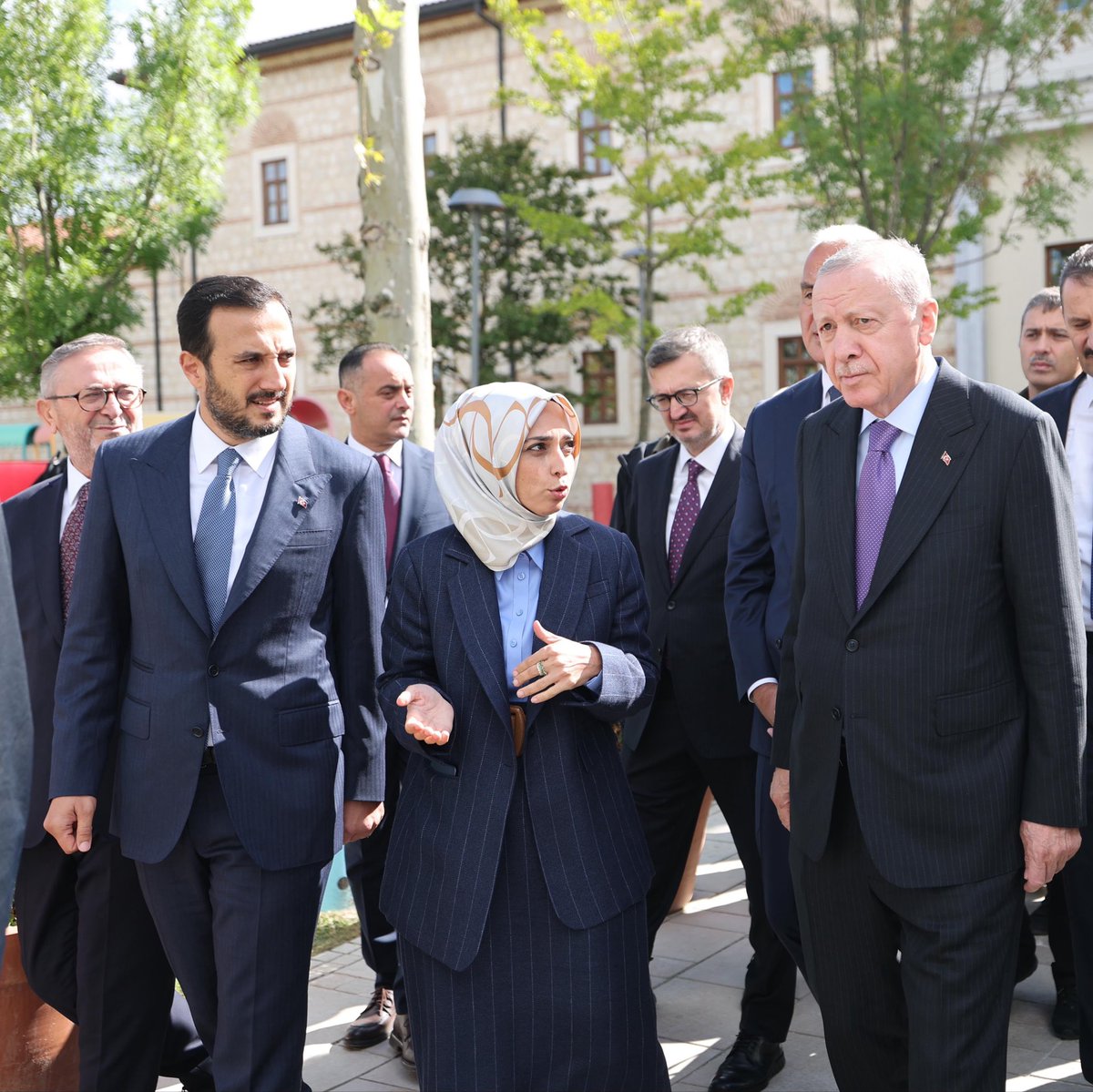 abdullahozdemir's tweet photo. İstanbul'da ailelerimizin ve evlatlarımızın yoğun ilgisiyle geçen AileFest'te bugün Genel Başkanımız, Cumhurbaşkanımız Sayın @RTErdogan 'ı ağırlamanın mutluluğunu yaşıyoruz. https://t.co/nkpINHtcs7