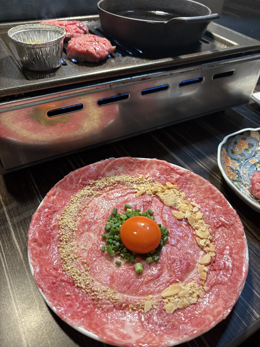 gyozanohitodesu's tweet photo. 大阪で安くて美味しい焼肉行くならここ。
何食べてもハズレなし、タレがとにかく旨い。しかも深夜3時まで空いてて予約なしでもいける。 https://t.co/eCsI2rq8OO