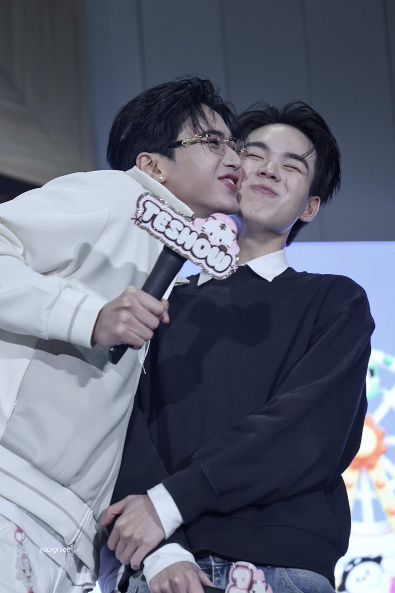 yourgraqe's tweet photo. จุ่ม(เต็ม)แก้ม55555555555

TESHOWPING TINGTING ONE FAM
#GMMTVFANIVAL2026HappyFamilyxTP https://t.co/vZ3mXwvTfK