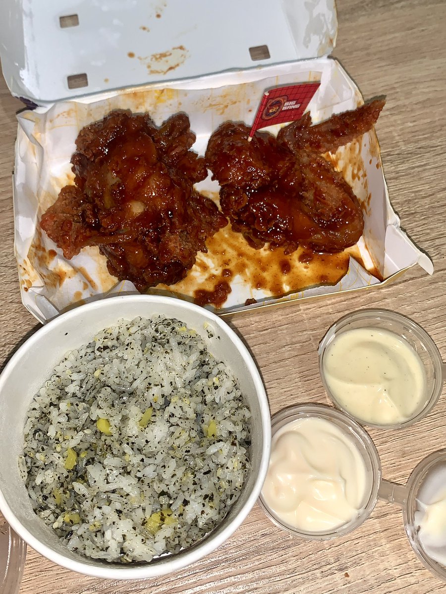 byutamee's tweet photo. In this economy, nemu ayam korea yang enak, pedes, bikin nagih sih bakal repeat order terus!! Luvvv moon chicken🥺🫰🏻 https://t.co/tpd5AFdDzi