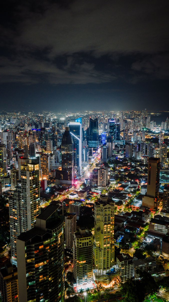 BhatRizwan7559's tweet photo. A city full of lights, glowing like a million littlestars....
#CityBreak 
#CityLights #Cityscape #NightPhotography #CityPhotography #NightView #CityLife #UrbanPhotography #Photography #PhotoOfTheDay #InstaGood #PicoftheDay #Lights #Night #BeautifulCity #CityView https://t.co/X4ZcmTf74R