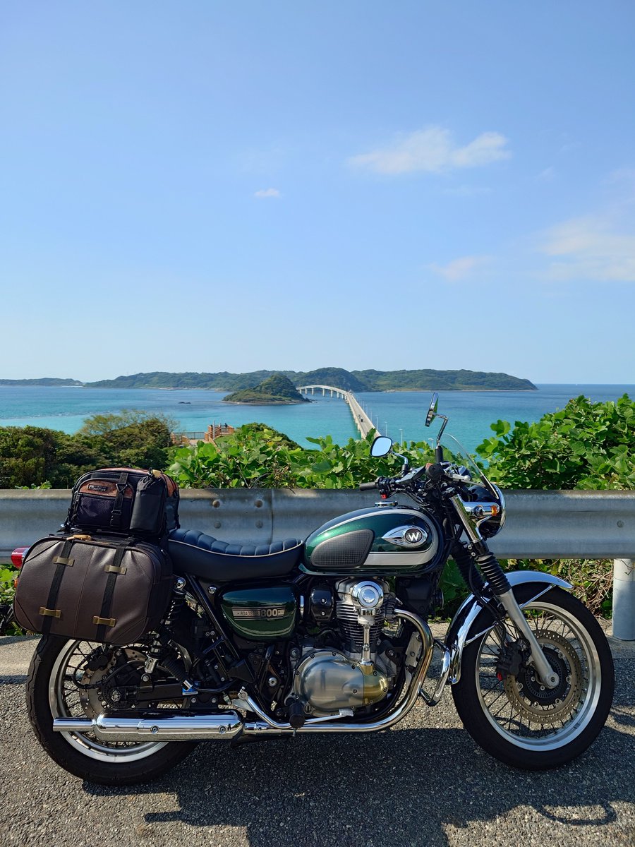 wavelets72's tweet photo. 秋吉台カルストロードと
リベンジ成功した角島大橋

素晴らしい秋晴れでした！

#カワサキ #W800 #ソロツー
#秋吉台 #角島大橋 https://t.co/yj2gcrQVHr