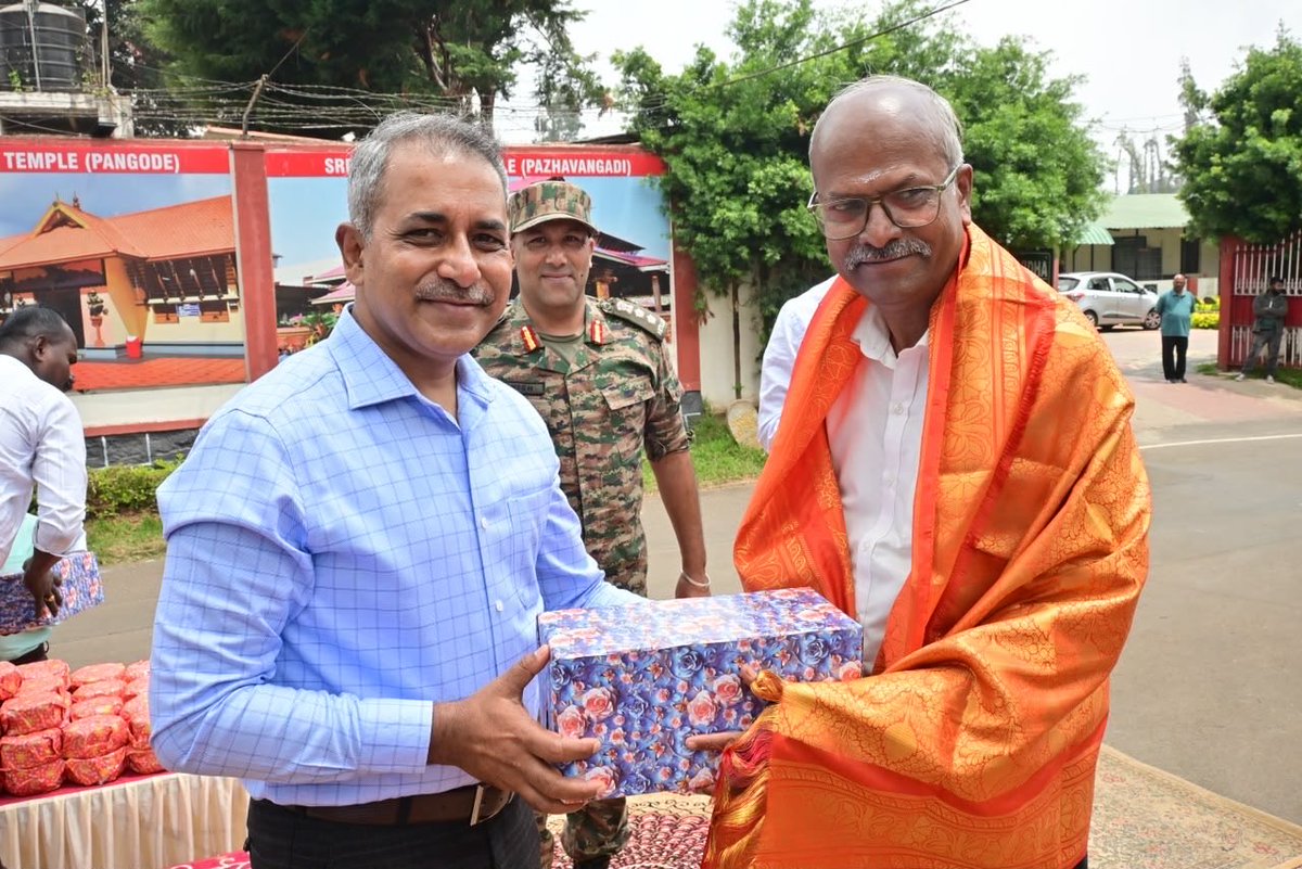 Def_PRO_Chennai's tweet photo. 🇮🇳 Swachhata Mein Sahbhag | Swachh Bharat, Viksit Bharat

Madras Regimental Centre #MRC concluded the fortnight-long #SwachchataHiSeva2026 campaign with collective action for a cleaner, greener Nilgiris.

#SHS2026 #IndianArmy #SouthernCommand #DakshinBharatArea #CleanIndia

1/2 https://t.co/AGCll31YmV