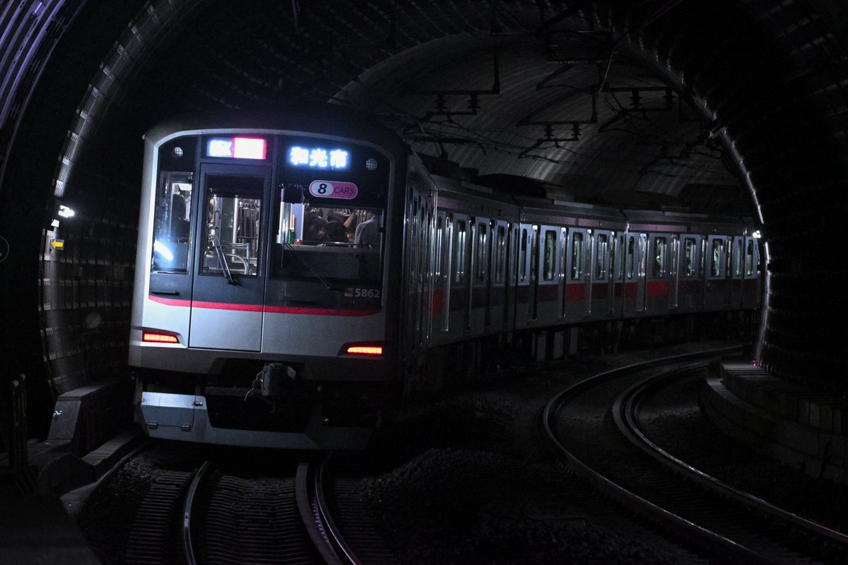 seitsu95606091's tweet photo. 5162fは新塗装化前最後の走行を終え、元住吉検車区へ
終わりの始まり https://t.co/Tl4XM06NDA