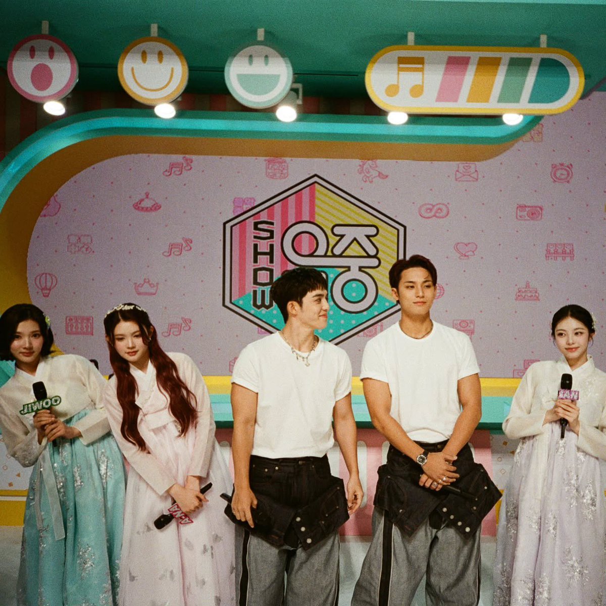 famousuomaf tweet picture