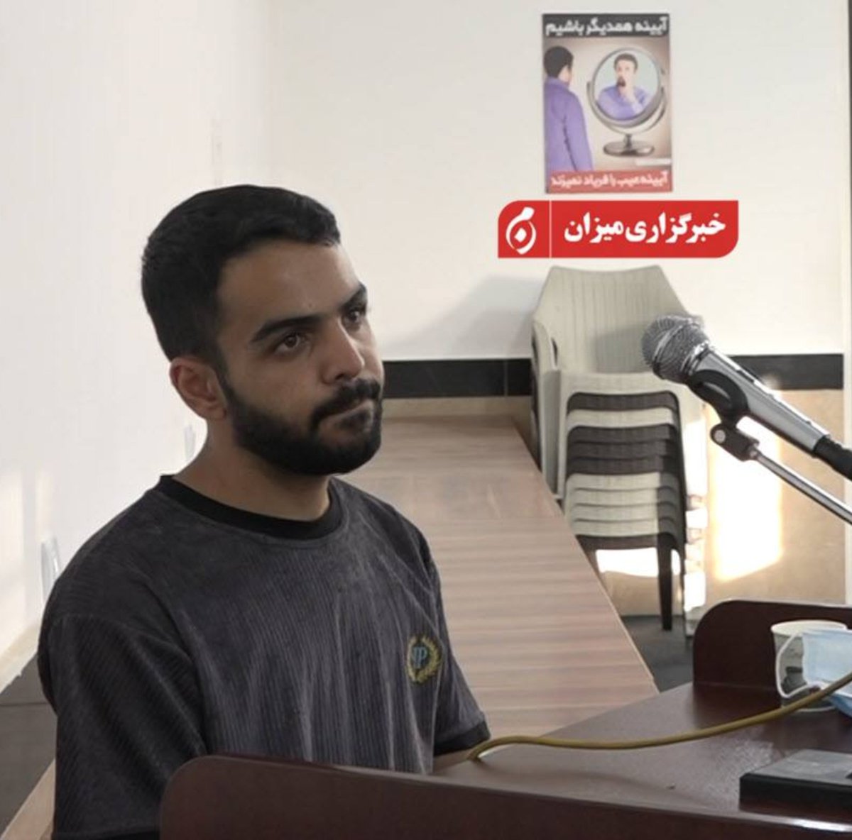IzkMohbi's tweet photo. میدونید کجای جریان اصفهان گریه داره؟!
اینکه مامورای بیچاره مسلح به تیرجنگی نبودن! چون فکر نمیکردن طرفین(همین دوتا بیشرف تو عکس) اینقد وحشی باشن که هموطن خودشونو زنده زنده بسوزونن!
باز خداروشکر این دوتا مزدور امروز به سزای عمل‌شون رسیدن شاید درس عبرت بقیه وطن فروشا بشن. https://t.co/D7aXnEMspn