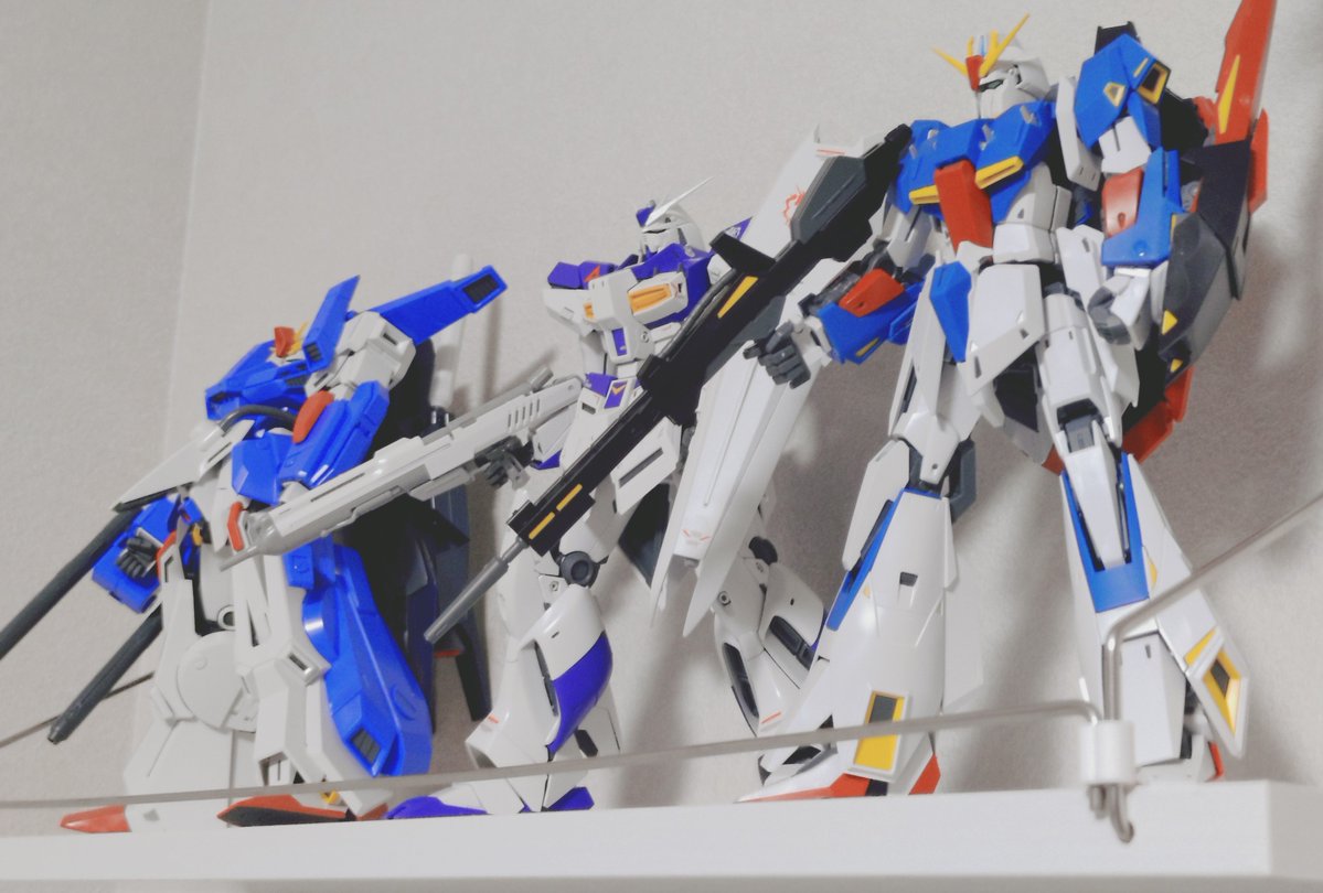 mebiusya's tweet photo. 今日は詰んでたガンプラ箱整理のためにZくんの武装組み

明日はHi-νの箱崩すためにバズーカとスタンド組���とデカール貼りの続きかな

週後半はMGSDデスティニー組むぞ〜

#ガンプラ好きと繋がりたい https://t.co/12MADA5kbI