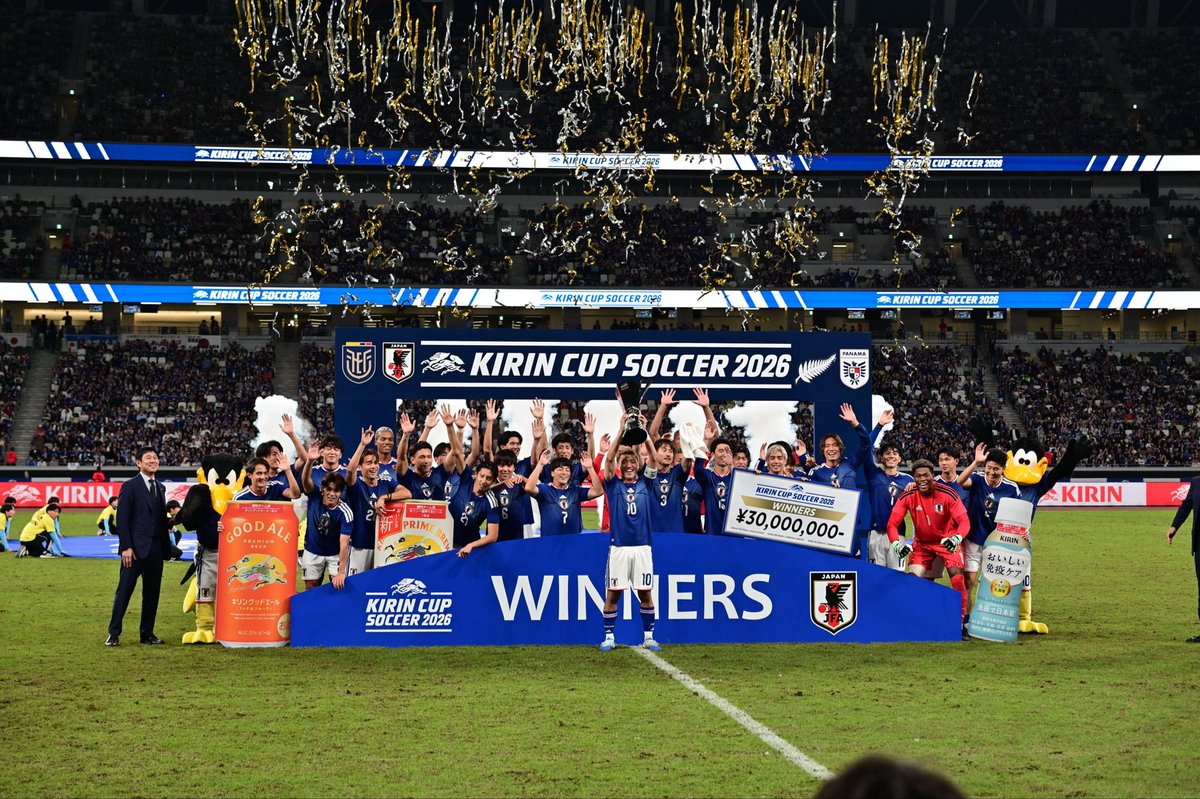 SoccerKingJP's tweet photo. 優勝！！！🇯🇵🏆🙌

📸@kanadashimpei https://t.co/Fe0PzOe8MZ