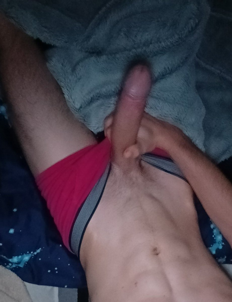 gauganix1's tweet photo. Huge Dick 🍆🤤 Can you fit a whole cock in your mouth? 😏

Duży kutas 🍆🤤 Czy zmieścisz całego w ustach? 😏

#gay #dick #cock #kinky #lgbt 
#boy https://t.co/UYWBxW1PDS