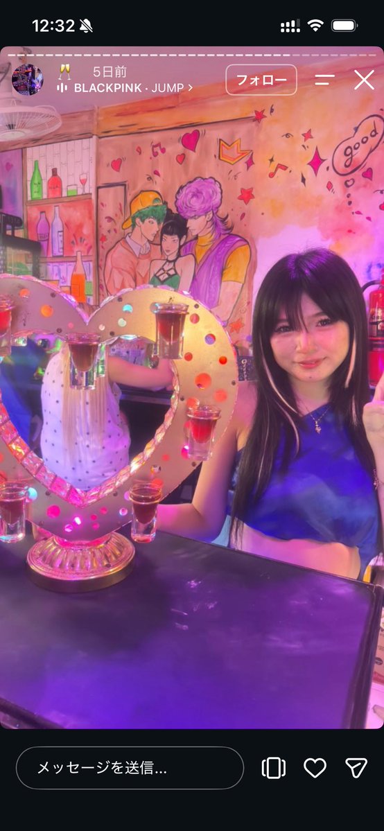 masaochinchin's tweet photo. そういえば、この女の子はBTS Barみたいね
最近のみんながお店の前に並んでる動画の手前の左から3番目にいましたわ https://t.co/ySrbyO2ueH