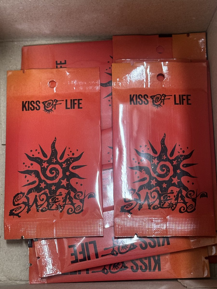sewoonigiri's tweet photo. 키스오브라이프 미개봉 포카앨범 양도합니다
wts kiss of life unopened sealed new pocaalbum

1장 / 0.15
대량 우대! BULK OK!

옾챗 주세요
https://t.co/yaz40X91wN

kol sweat photocard sell fansign album 키오프 양도 https://t.co/oEXJnIra5p