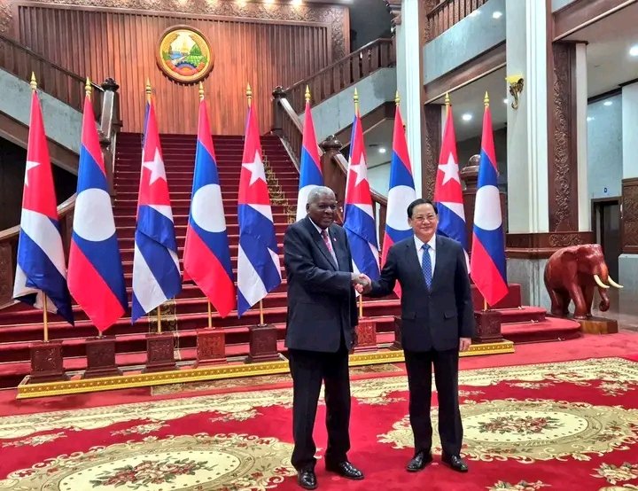 yulls_yusimi's tweet photo. @AsambleaCuba Felicita a Sonexay Siphandone, electo como presidente de la Asamblea Nacional de la hermana República Democrática Popular #Lao🇱🇦. 
Deseamos éxitos en su gestión y ratificamos voluntad de fortalecer nuestros sólidos vínculos interparlamentarios.
#Cuba
#Cienfuegos https://t.co/iST95K8PGD