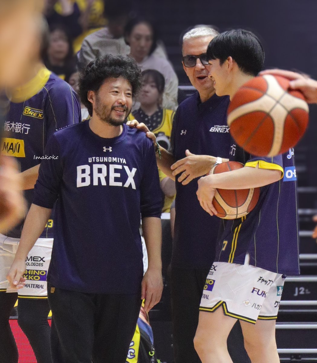 iixTOLSroKWpOkh's tweet photo. おはようございます
ラファエレHCの通訳をして、小川選手に伝えてたキャプテンです https://t.co/ZfFzYcAgkv
