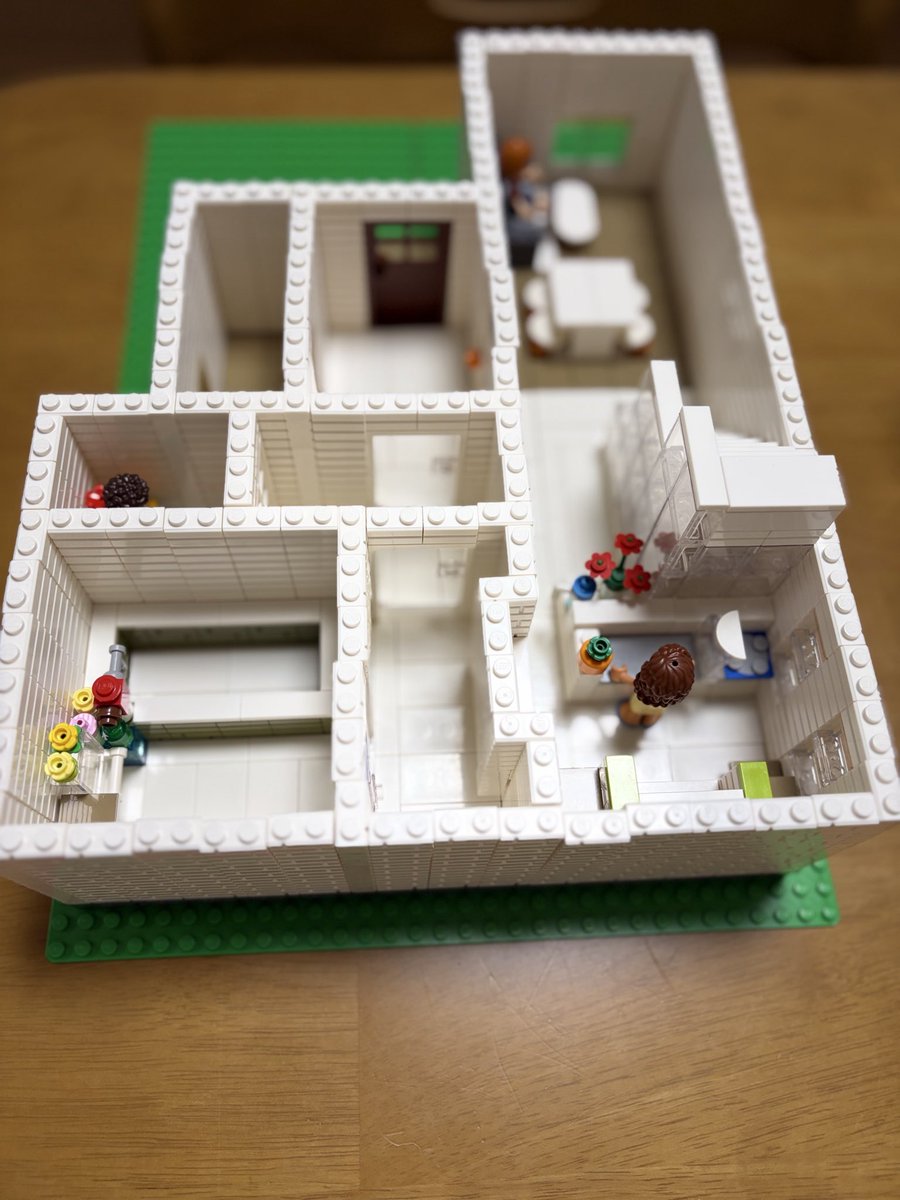 LEGOmamiOsaka's tweet photo. ただいま　#新築　#マイルーム　制作中

#レゴフレンズ　
#ＬＥＧＯフレンズ
#LEGO
#レゴ
#団地
#お家つくるのん好き
#実家
#LEGOHOME
#レゴホーム
#LEGO好き
#レゴ好き
#孫とLEGO
#AI作品をいつかは超えたい💪 https://t.co/A8sYMdJDz1