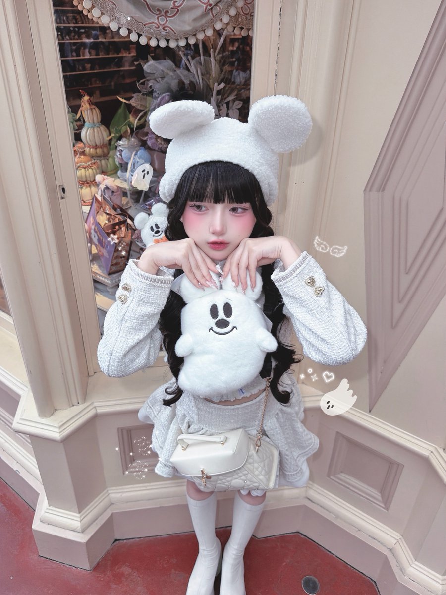 Momo_Pchuu's tweet photo. おばけミッキーコーデかわいい👻🤍 https://t.co/glVZDOOmvI