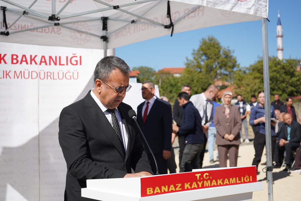 usak_ism's tweet photo. Banaz İlçemize Yeni Bir Sağlık Yatırımı: Perihan-Mehmet Duguk Aile Sağlığı Merkezi Temel Atma Töreni Gerçekleştirildi. https://t.co/a8I2fuB4LE