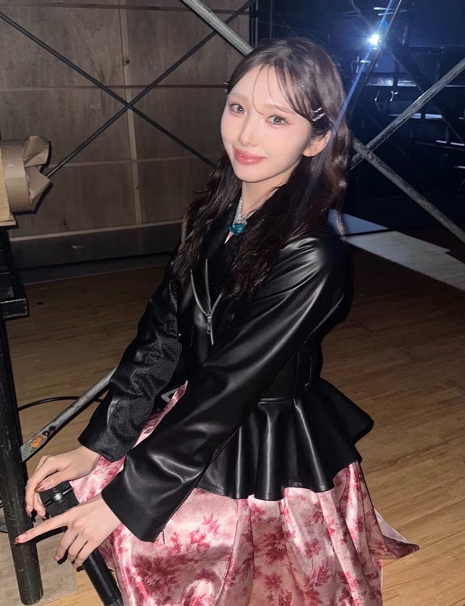 m1xy_s2's tweet photo. 🖤🩷︎✿衣装だいすきなんだけどさすがに👼🏻🪽すぎてかわいい👈🏻♩🎀
しかもお花咲かせに行くから待っててねって🤦🏻‍♀️全国にお願いしたい🙂‍↕️
 #girls2  #山口綺羅 https://t.co/zIWwFBRO84