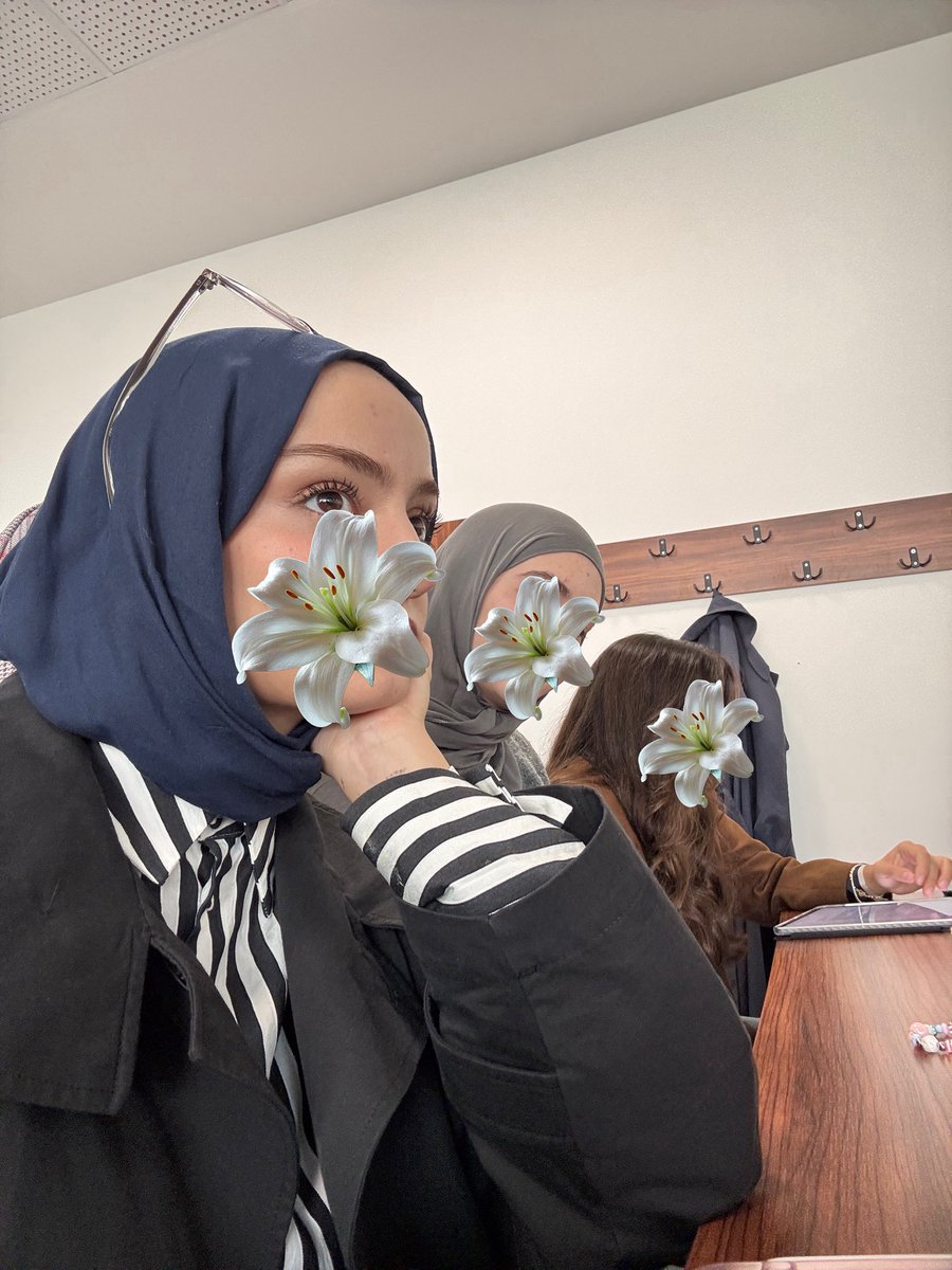 boyleahvalim's tweet photo. yoklama alan seçmeli dersin korkunçluk https://t.co/kOhCh69R0Y
