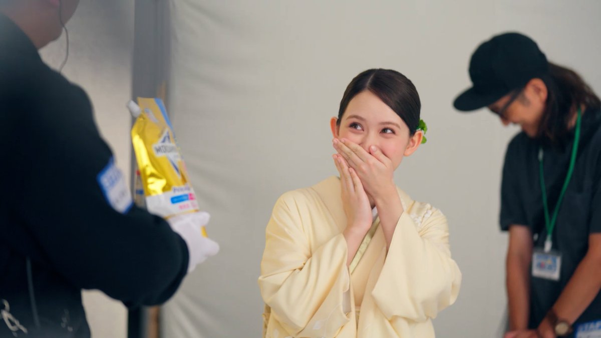oricon's tweet photo. 畑芽育、“推し”ジャンボたかおとCM初共演✨️

ジャンボが畑の推し活事情も暴露💥
「信じられないぐらい相方・池田に興味がない」
「池田をトリミングして切って…」

🔻写真19枚＆インタビュー
https://t.co/35MHv1wWVj https://t.co/mPKKaAcqqx