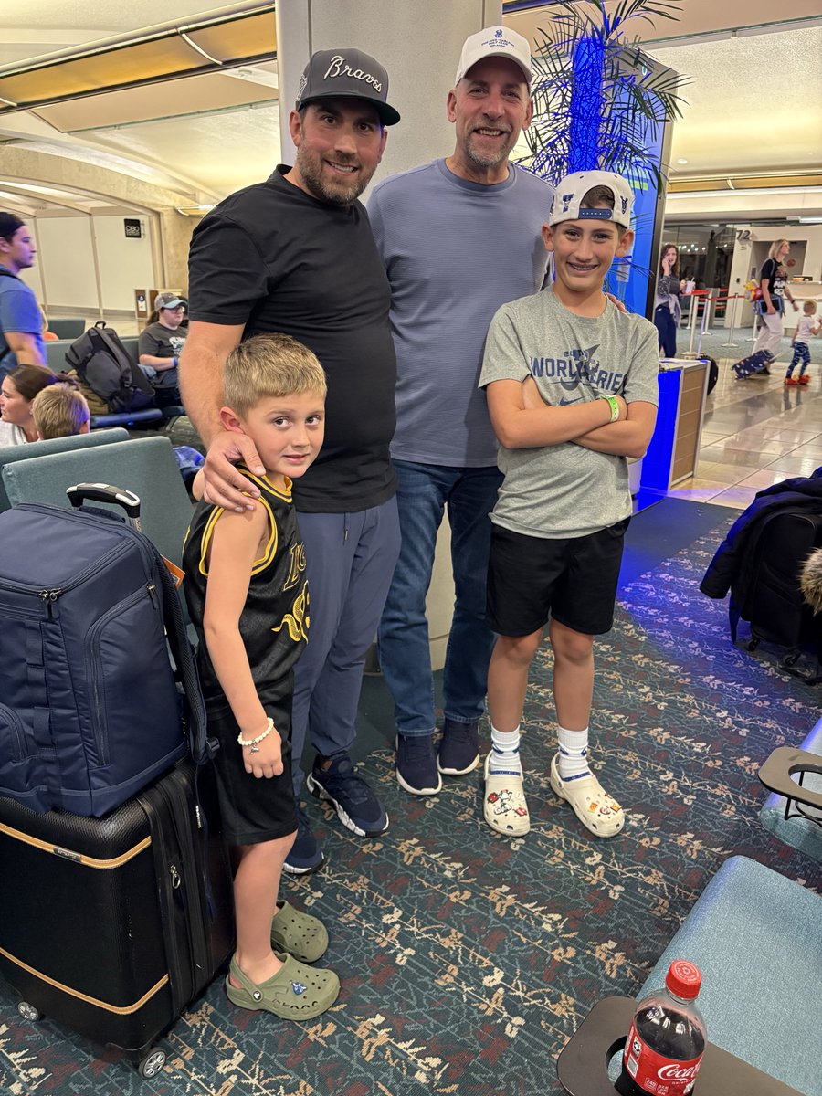 ReschkeBryson's tweet photo. @BeauCPA_ I’d have to disagree with you there, met him in the Orlando airport. I was with my sons (11&amp;6) he was gracious, friendly and took time to take a picture with us… https://t.co/VLQdQUNyXp