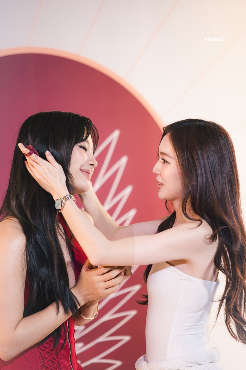 blumoonfoto's tweet photo. ในฐานะแม่ของน้องเลิฟ ดิชั้นขอตอบว่า

MILKLOVE CHARLOTTETILBURY PARAGON #CharlotteTilburyxMilkLove 
#MilkLove #มิ้ลค์เลิฟ https://t.co/Wo8JphQZU8