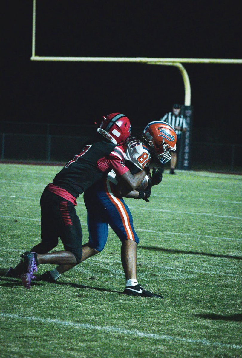 xzavier2raw's tweet photo. some of my film from last weeks game against south fort Myers as a #co30 #freshman https://t.co/l8a6mt5urd